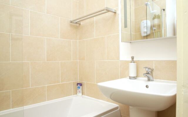 1 bed flat off Royal Mile