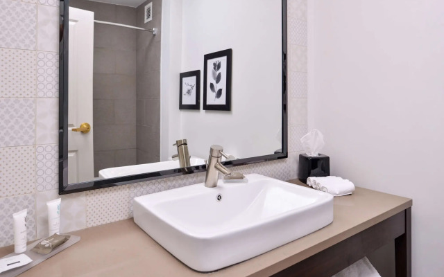 Country Inn & Suites by Radisson, Tinley Park, IL