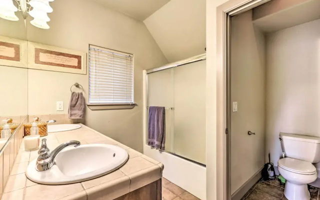 Family-friendly Bend Home w/ Hot Tub & Yard!