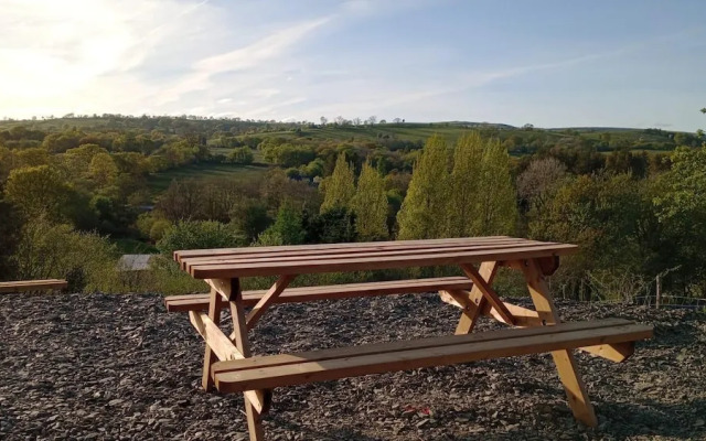 Llandovery - Cabin - Sleeps 2 - Parking - Garden