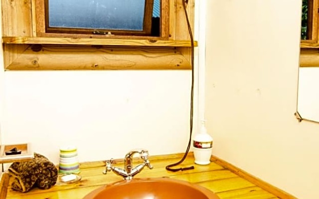 Hippo Water Front Lodge