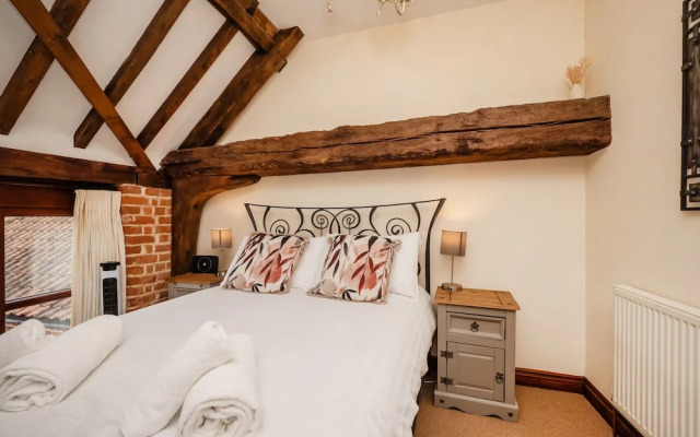 Maple Barn: Lux Rural Retreat Near Norfolk Coast