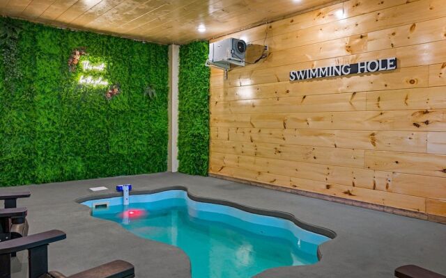 Eagle Splash Vista| Pool Projector, Pet Friendly, Game Room