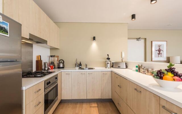 Spacious 1 Bedroom Apt Close To Green Square & Pool