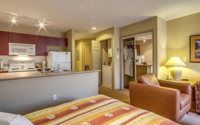 Town Plaza Suites - 2 Bedroom