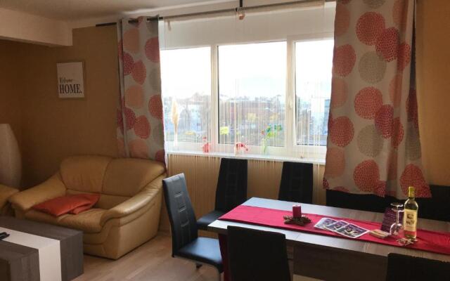 KMHeim, Cozy 103m2 apartment, with 3 bedroom and covered free parking place, close to city center