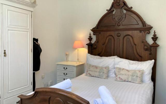 Flat 2, 1 Alexandra Gardens - Pet friendly