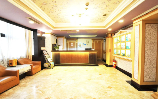 Lotus Yuan Business Hotel
