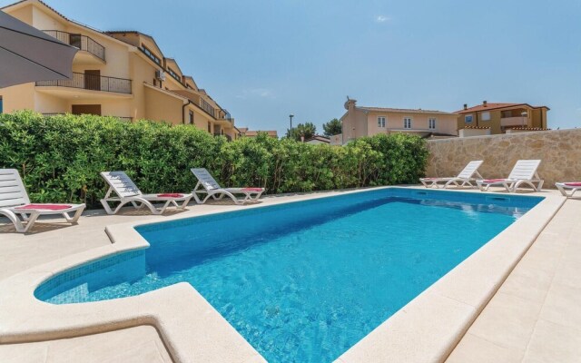 Nice Home in Liznjan With Wifi and 7 Bedrooms