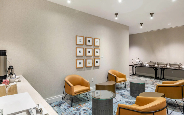 Cambria Hotel New Haven University Area