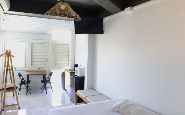 Airport Manini Lodge Studio 4