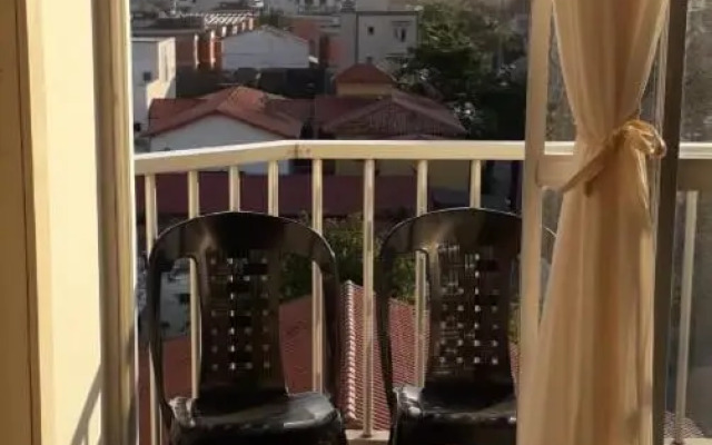 Suíte com Cozinha independente em Apartamento