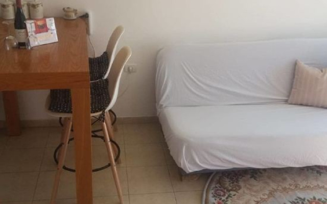 Colony Beach Bat Yam Apartments