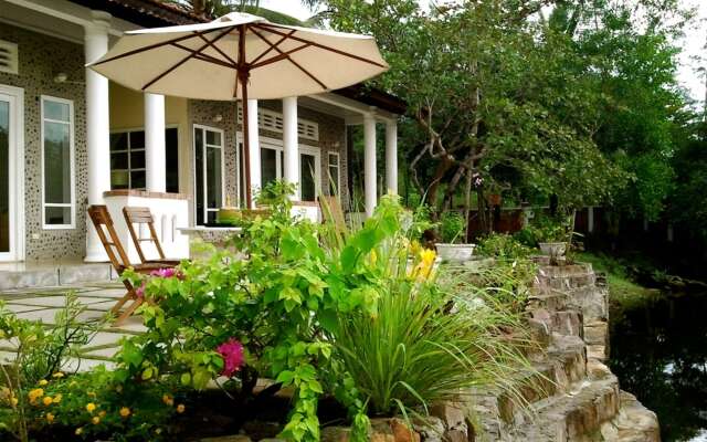 Bamboo Cottages