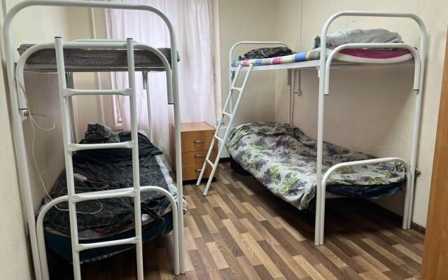 Local Hostel (Локал Хостел)
