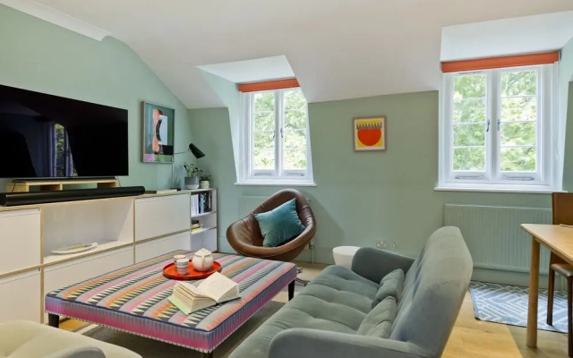 Stunning Bayswater Apartment Near Hyde Park by Underthedoormat