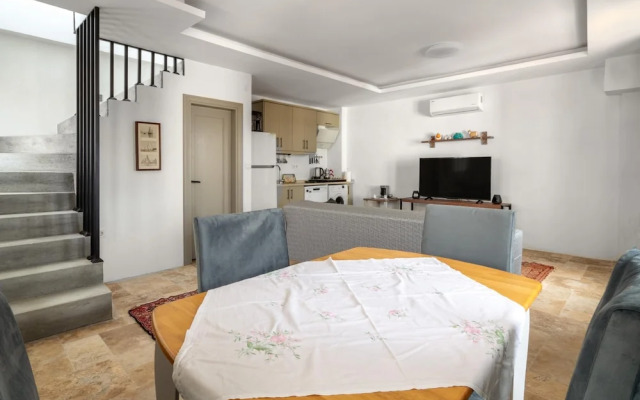Rustic House With View Balcony in Ayvalik