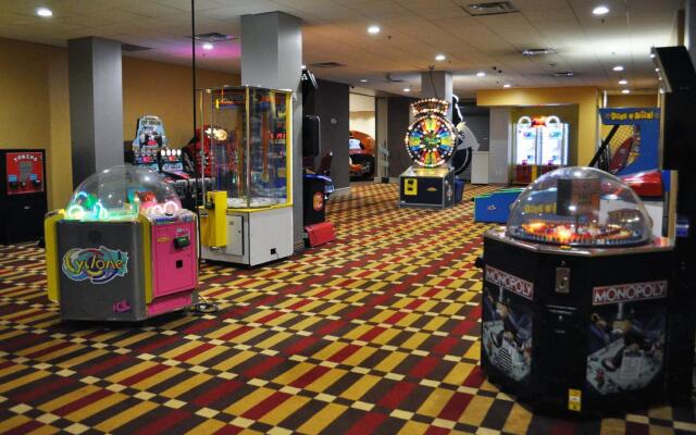 Adam's Mark Hotel & Conference Center