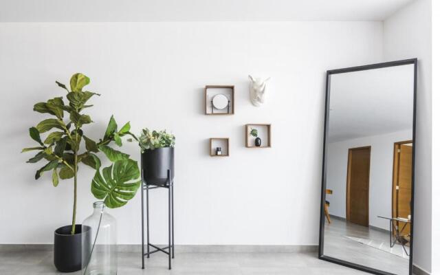 Central Balbuena Apartments