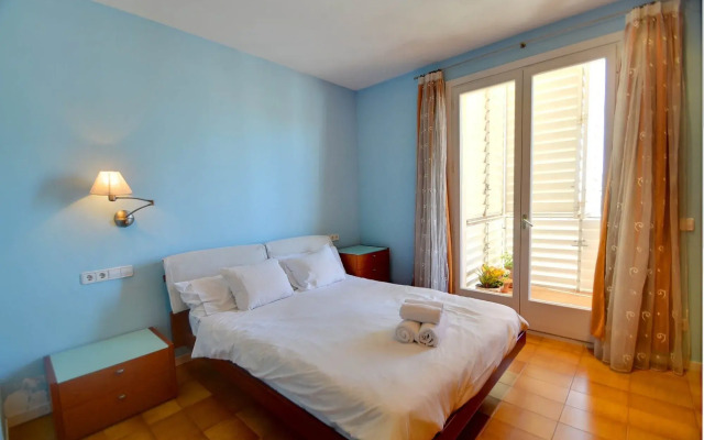 La Marina Sea Front Apartment by Hello Apartments Sitges