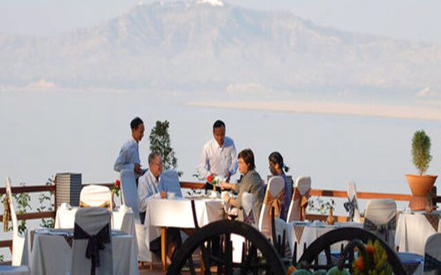 Bagan Hotel River View