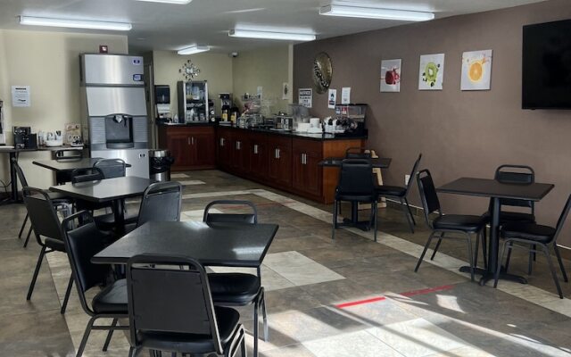 GuestHouse Inn & Suites Montesano