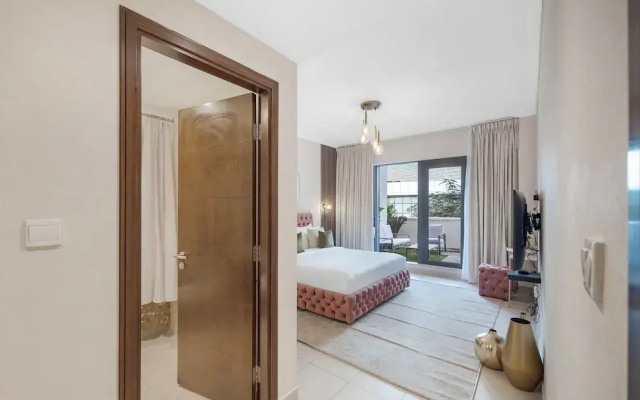 Durrani Homes - The Luxe Retreat 4BR Podium villa with private Jacuzzi and Burj Khalifa View