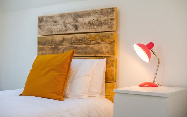 The Nook Close To Swansea Marina