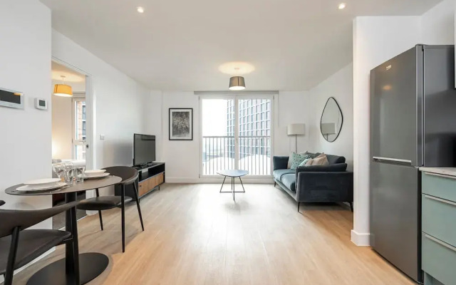 Deluxe Waterside Flat in Leeds