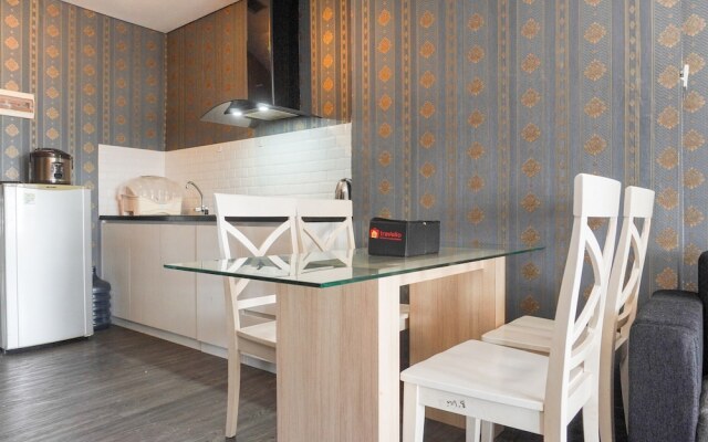Good And Homey 2Br At Nifarro Park Apartment