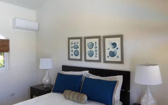 Touch of Elegance! 6 Bedroom Near the Beach