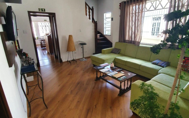 Garibaldi Hostel e Cafe