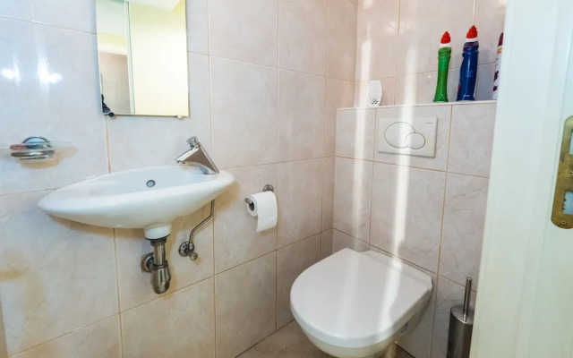 Apartment on the First Floor for Family