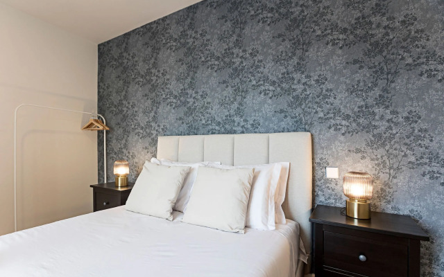 Superb Flat w/ Balcony and AC by LovelyStay