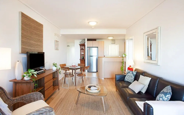 Homebush Bay Self-Contained Modern Two-Bedroom Apartments (BEN)