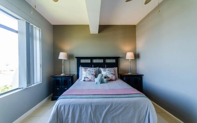 Grace 10 Two Bedroom Beach Front Apartment