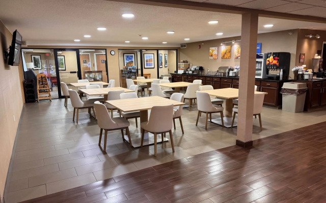 Comfort Inn & Suites Black River Falls I-94