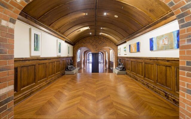 Upscale Polished King Street Suite
