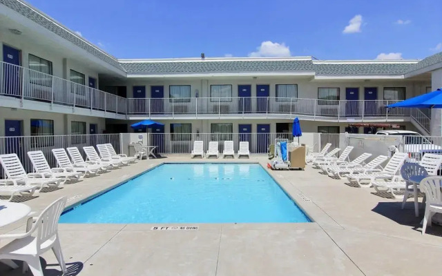 Motel 6 Austin, TX - North Central