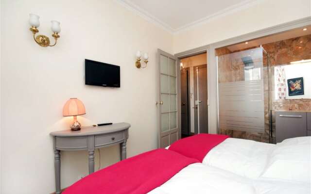2 rooms - next to the Eiffel tower - Trocadéro