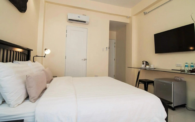 Luxx Boutique Boracay