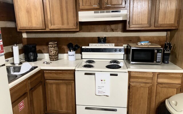 Hanky Panky 1 Bedroom Cabin