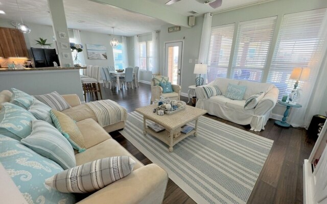 Sea-renity 3 Bedroom Home by Redawning