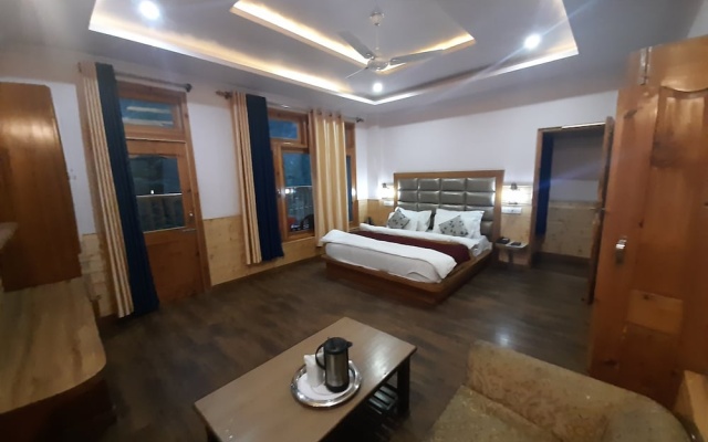 Hotel Royal Palace – Guest Rooms – Kasol