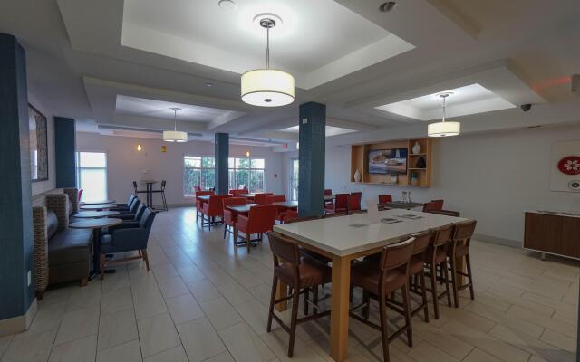 Holiday Inn Express and Suites Savannah - Midtown by IHG