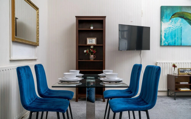 3bedroomed, 2 Baths Flat in Kensington