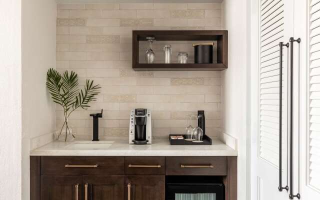 Mills House Charleston, Curio Collection by Hilton