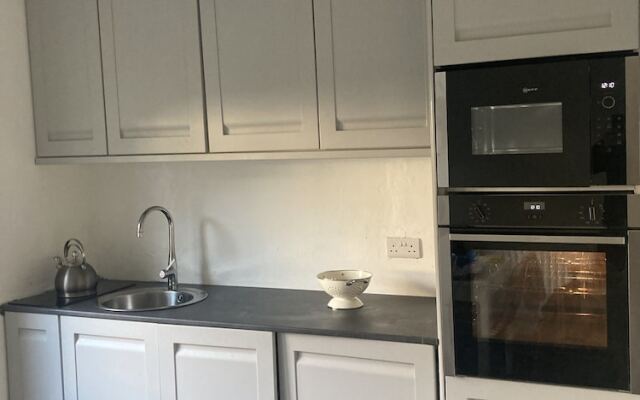 Entire Terraced two Story Redbrick House With Park