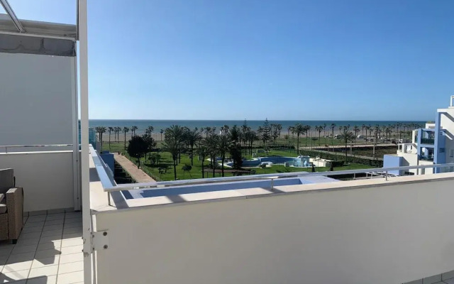 Beautiful 2 Bedroom Penthouse