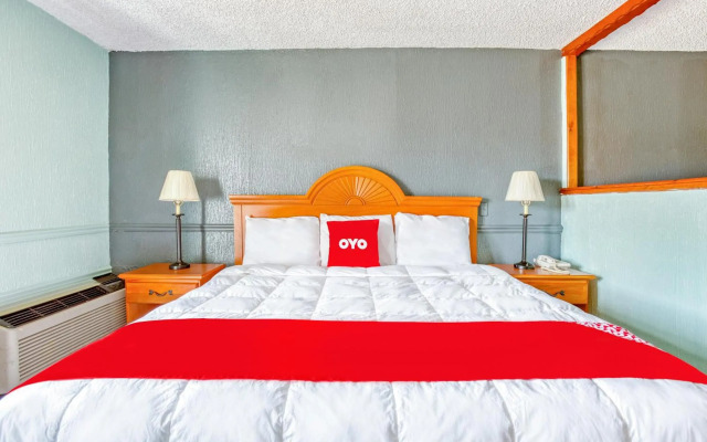 OYO Townhouse Tulsa Woodland Hills